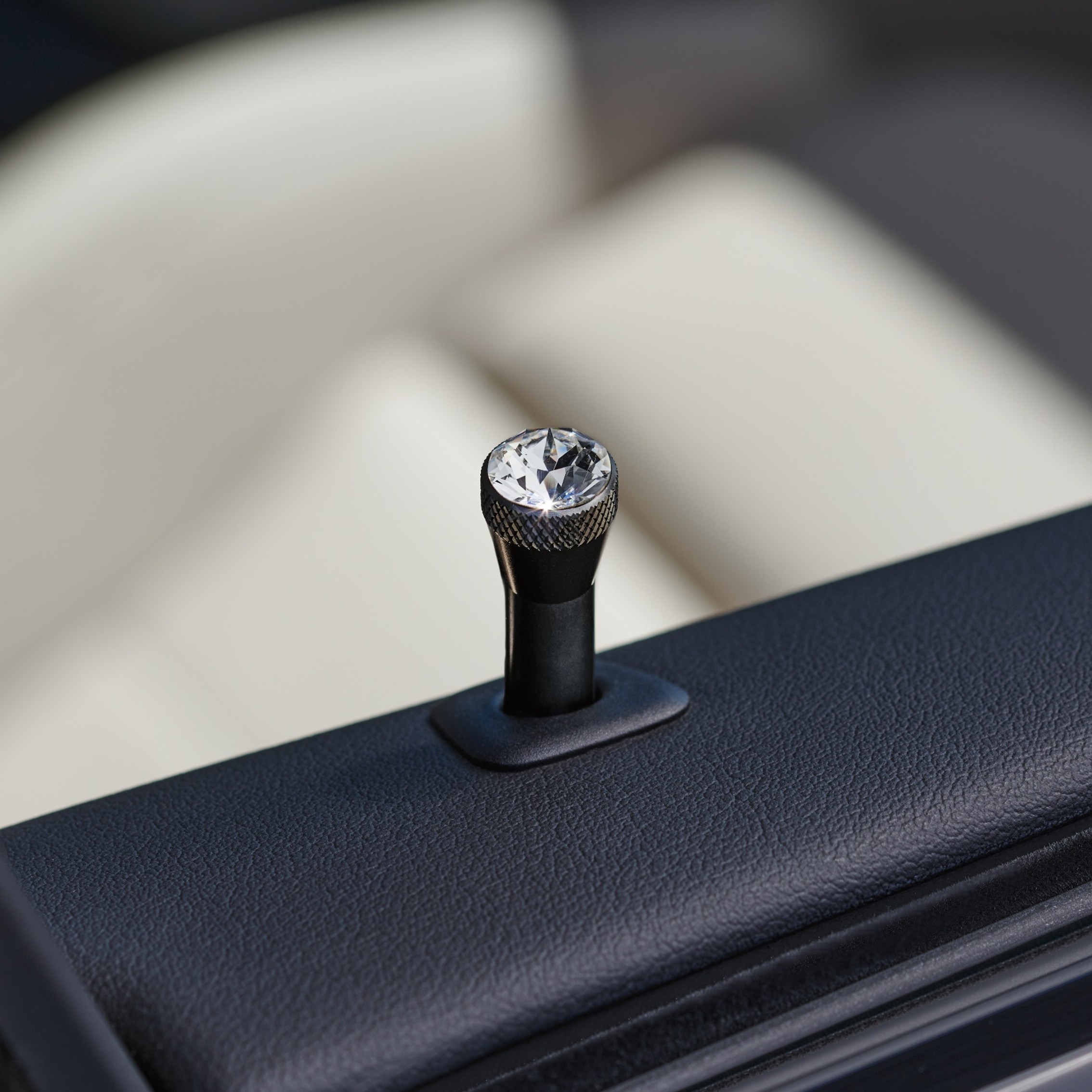 施華洛施奇水晶門栓飾蓋